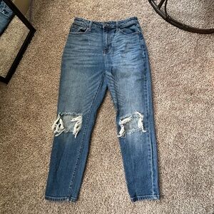 No Boundaries ripped jeans